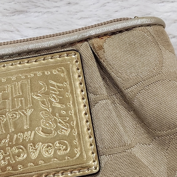 COACH Small Wristlet - Picture 4 of 8